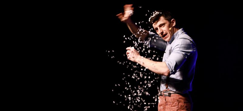 Julien Sonjon - Un spectacle de type magie
