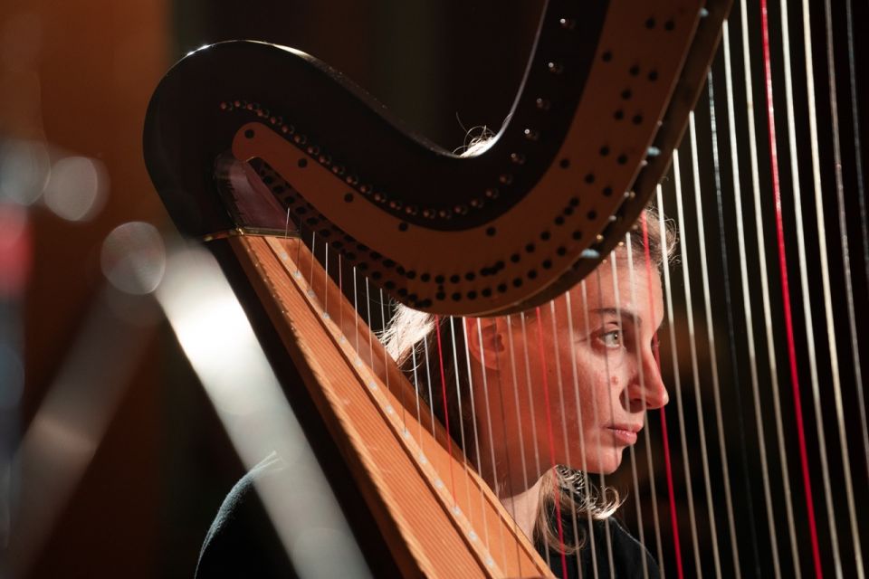 Estelle Costanzo, harpe