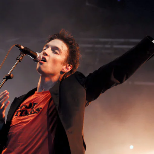 K, Le chanteur