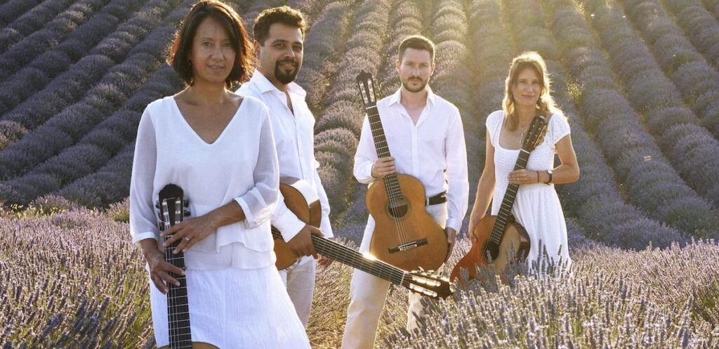 Quatuor de guitares Tastiera