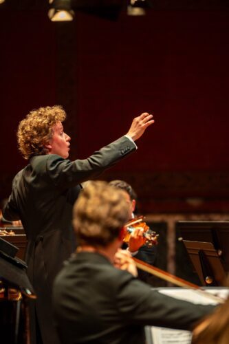 Nikolay Khozyainov lors du concert du 14 avril 2026 au Victoria Hall