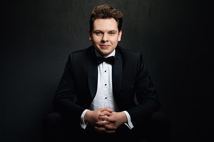 MATEUSZ KRZYZOWSKI